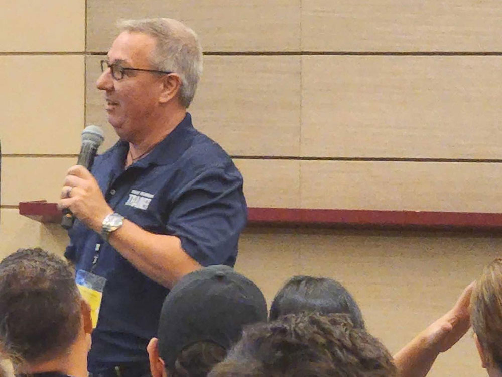 tim-speaking-1_1000x750px